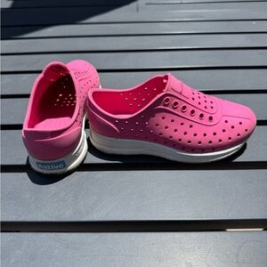 Native Robbie Sugarlite Bright Pink Slip-Ons